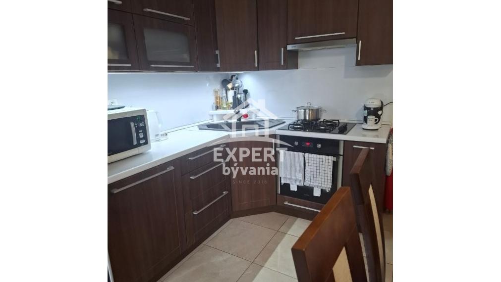 3 IZBOVY BYT - 84m2 - KOMPLETKA - ZARIADENE - NA HORKE - POSUDOK ZDARMA