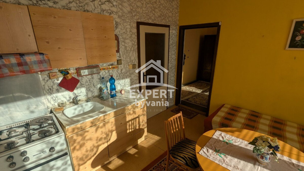 1 IZBOVY BYT - 36m2 - POVODNY STAV - PERECKA - BEZ BALKONU