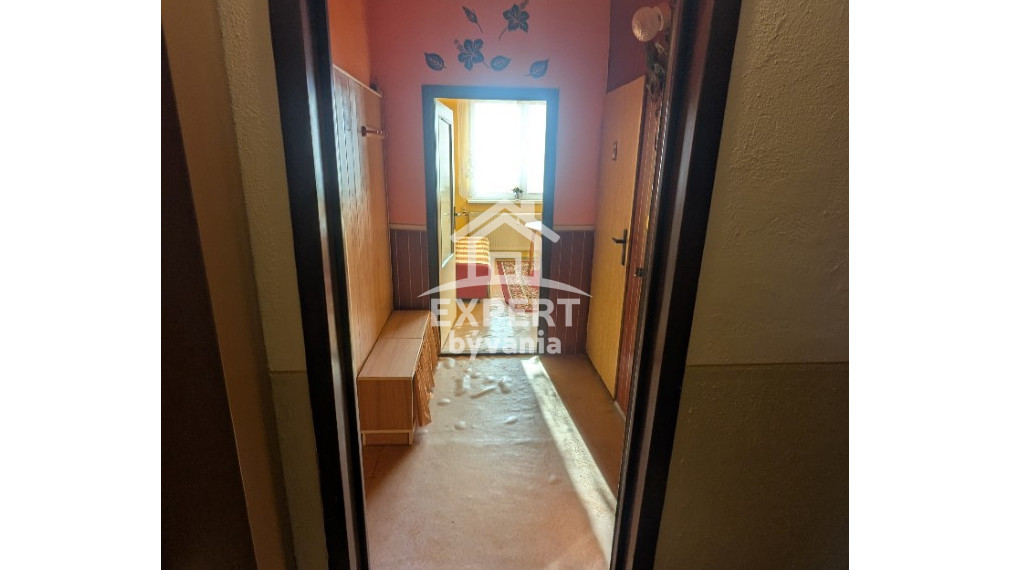 1 IZBOVY BYT - 36m2 - POVODNY STAV - PERECKA - BEZ BALKONU