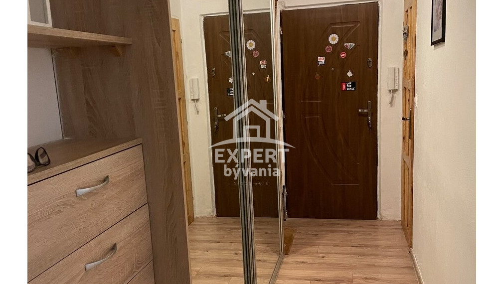 1 IZBOVY BYT - KOMPLETKA - ZARIADENÉ - BEZBARIEROVÉ - POSUDOK ZDARMA