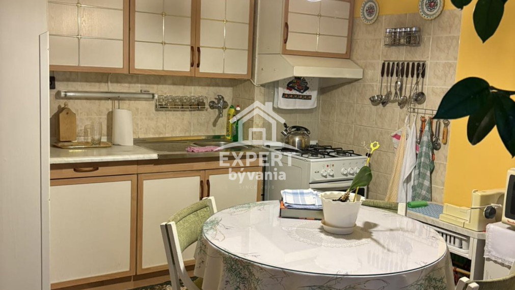 1 IZBOVY BYT - 47m2 - POVODNY STAV - BALKON - PIVNICA