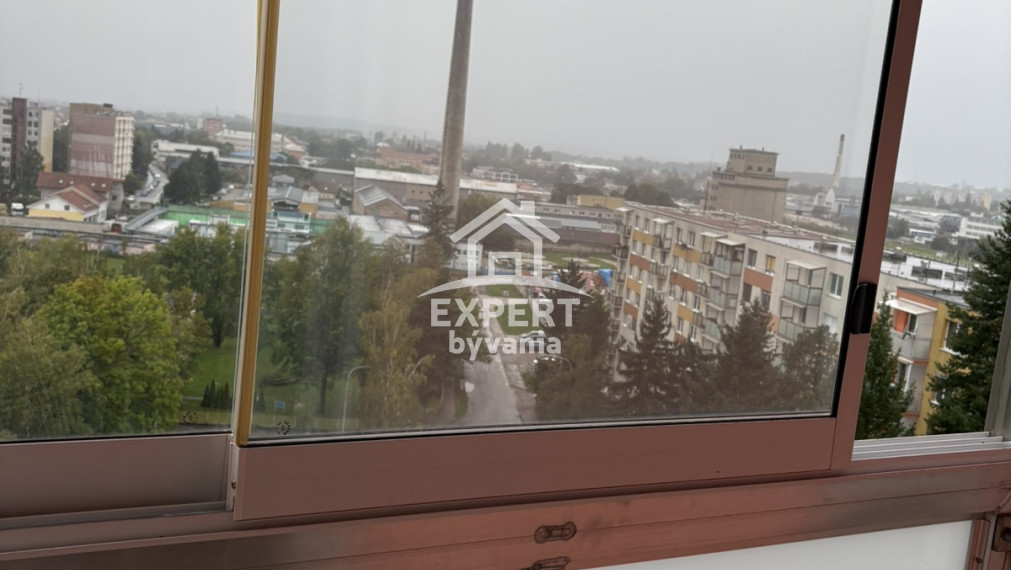 1 IZBOVY BYT - 47m2 - POVODNY STAV - BALKON - PIVNICA