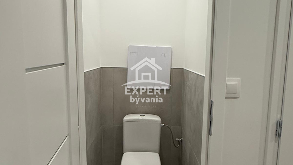 PRIPRAVUJEME - 1 IZBOVY BYT - 37m2 - KOMPLET REKONŠTRUKCIA - BALKON - POSUDOK ZDARMA