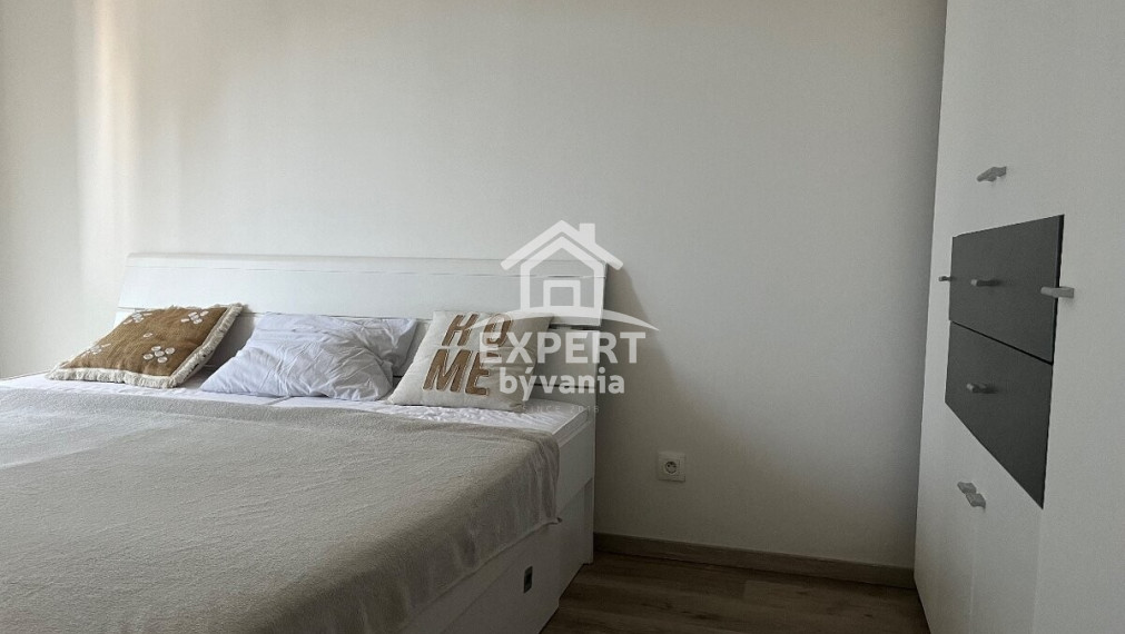 PRIPRAVUJEME - 2 IZBOVY BYT TABÁŇ - PARKOVANIE - ZNALECKY POSUDOK ZDARMA