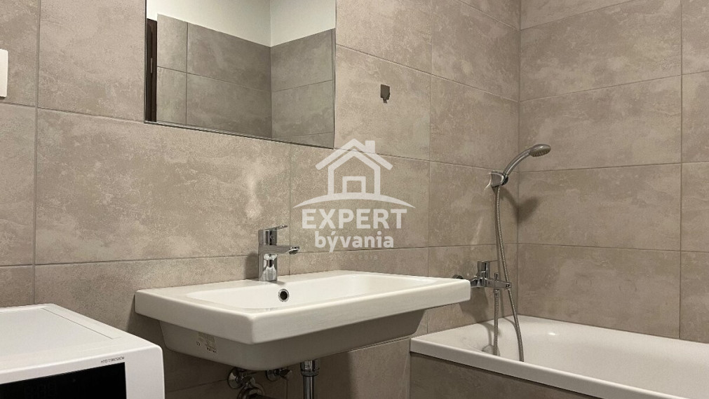 PRIPRAVUJEME - 2 IZBOVY BYT TABÁŇ - PARKOVANIE - ZNALECKY POSUDOK ZDARMA