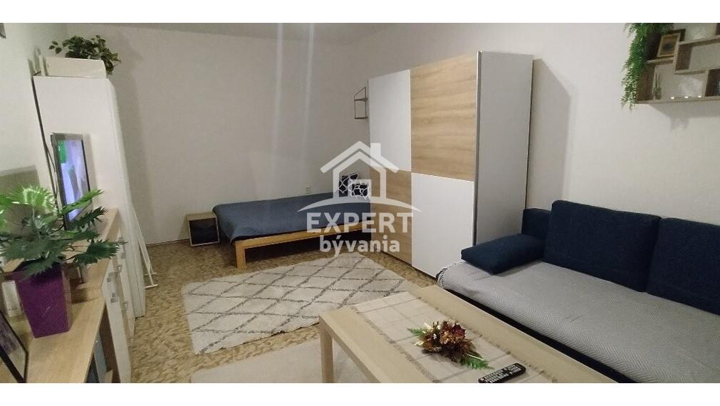 PRIPRAVUJEME - 1 IZBOVY BYT - 42m2 - LOGGIA - KLOKOČINA - POSUDOK ZDARMA