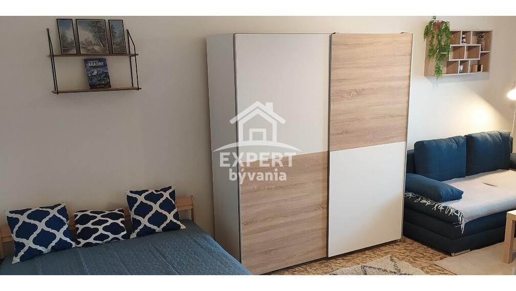 PRIPRAVUJEME - 1 IZBOVY BYT - 42m2 - LOGGIA - KLOKOČINA - POSUDOK ZDARMA