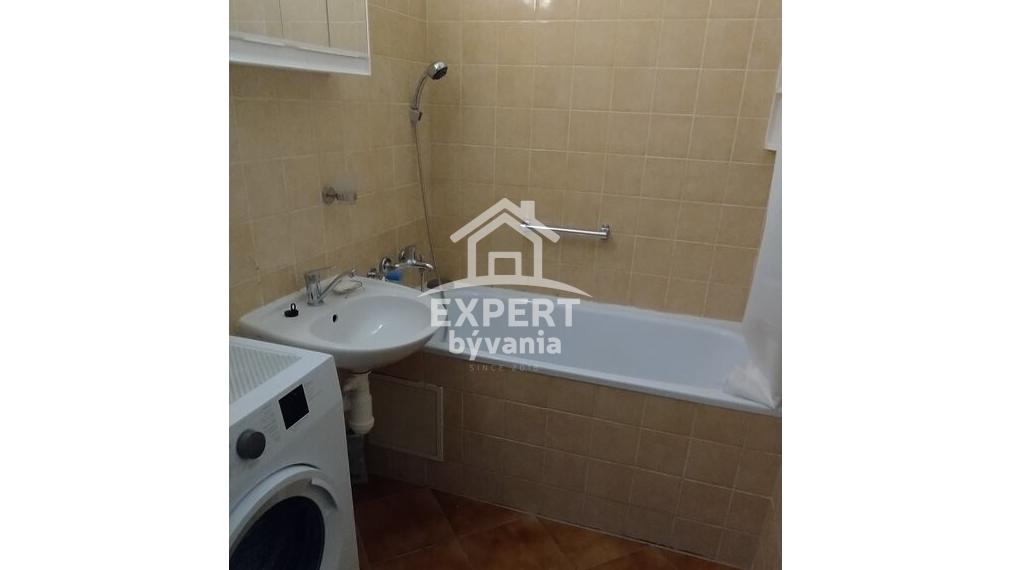 PRIPRAVUJEME - 1 IZBOVY BYT - 42m2 - LOGGIA - KLOKOČINA - POSUDOK ZDARMA