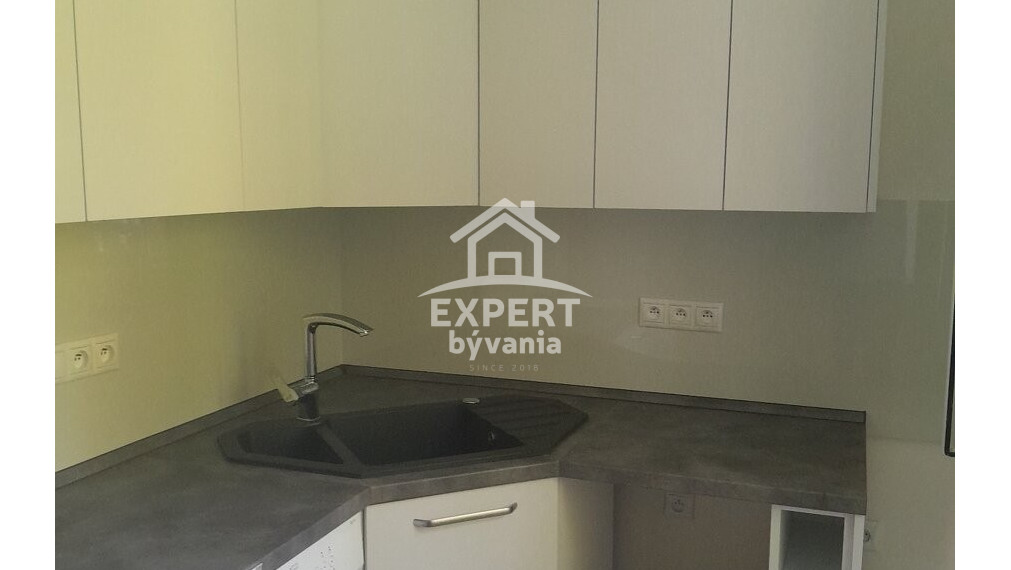 2 IZBOVY BYT - CENTRUM MESTA - LOGGIA - KOMPLET REKONŠTRUKCIA - TOPKA