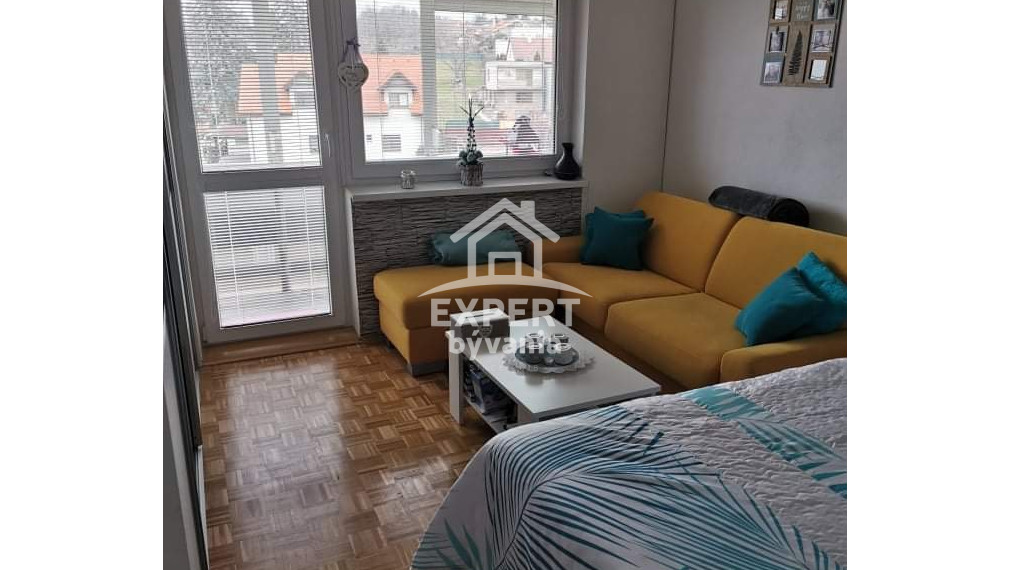 UŽ ČOSKORO - 1 IZBOVÝ BYT - LOGGIA - SKVEA LOKALITA - POSUDOK ZDARMA