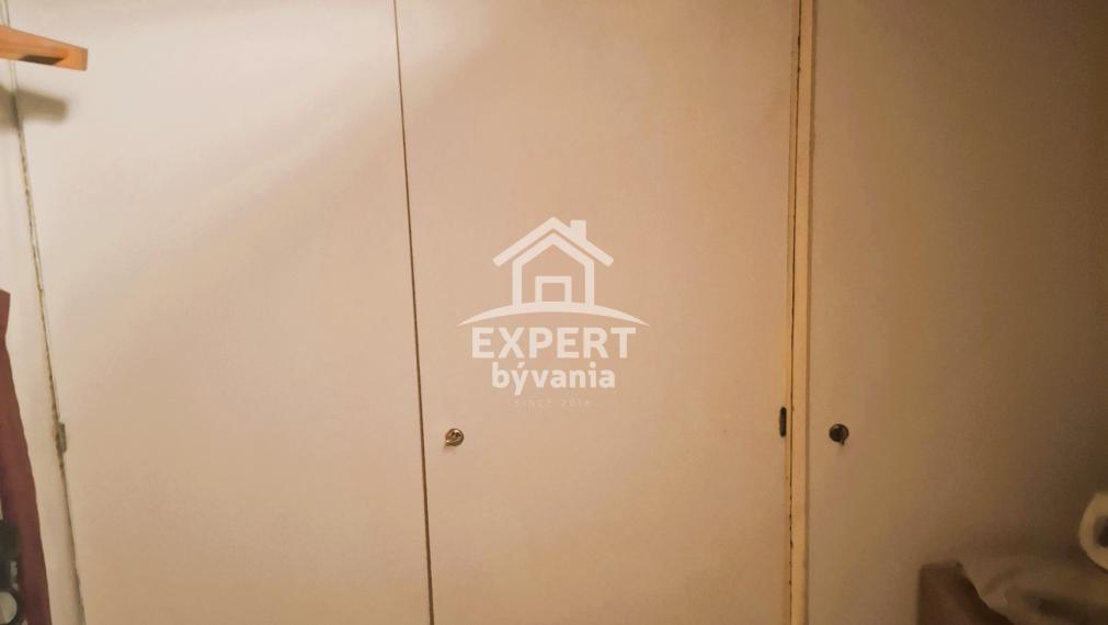 2 IZBOVÝ BYT - 64m2 - POV STAV - HYPO SERVIS A POSUDOK V CENE