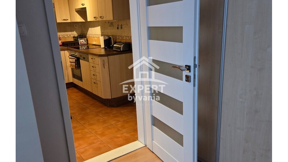 1 IZBOVY BYT - 38m2 - MUŠKÁT - HYPO SERVIS A POSUDOK V CENE