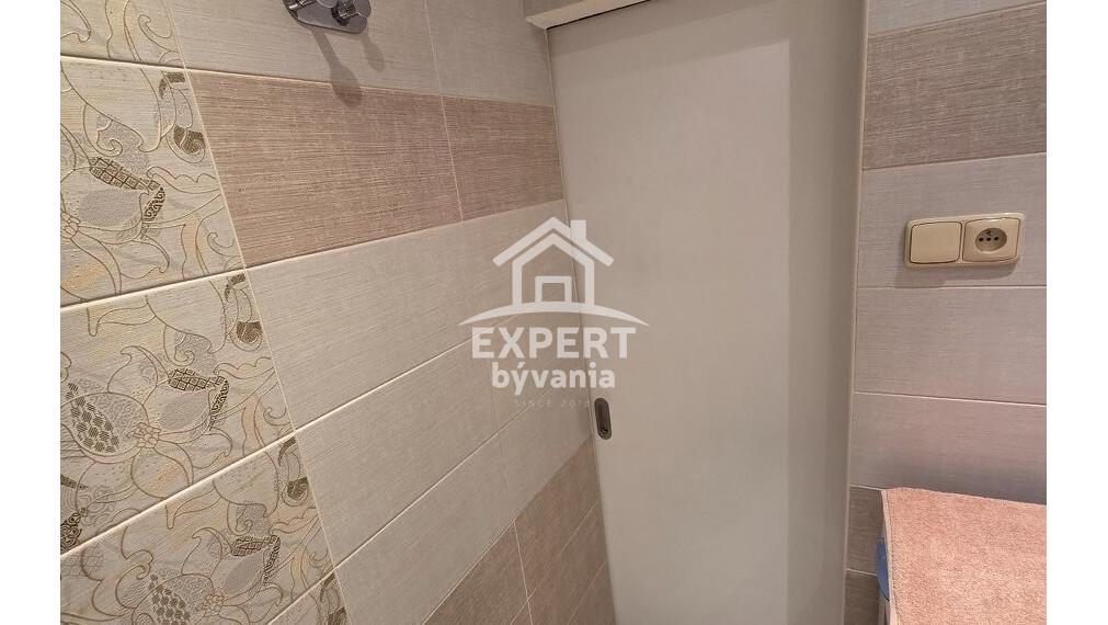 1 IZBOVY BYT - 38m2 - MUŠKÁT - HYPO SERVIS A POSUDOK V CENE