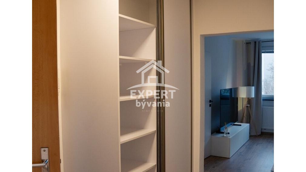 PRIPRAVUJEME - 3 IZBOVY BYT - 63m2 - KOMPLETKA - HYPO SERVIS A POSUDOK V CENE