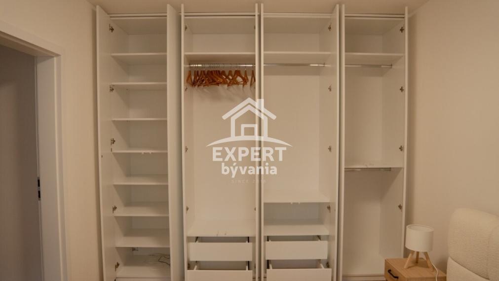 PRIPRAVUJEME - 3 IZBOVY BYT - 63m2 - KOMPLETKA - HYPO SERVIS A POSUDOK V CENE