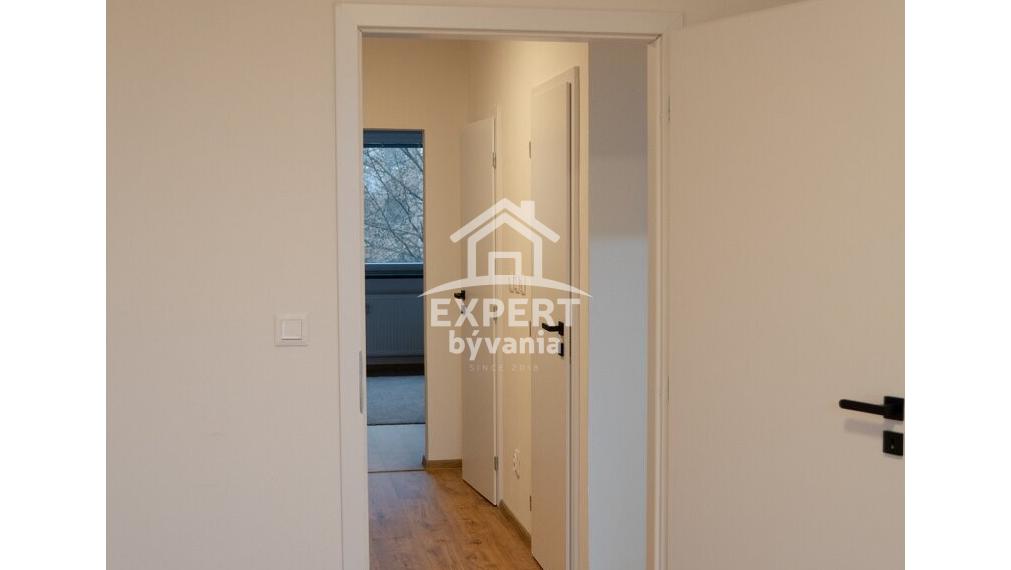 PRIPRAVUJEME - 3 IZBOVY BYT - 63m2 - KOMPLETKA - HYPO SERVIS A POSUDOK V CENE