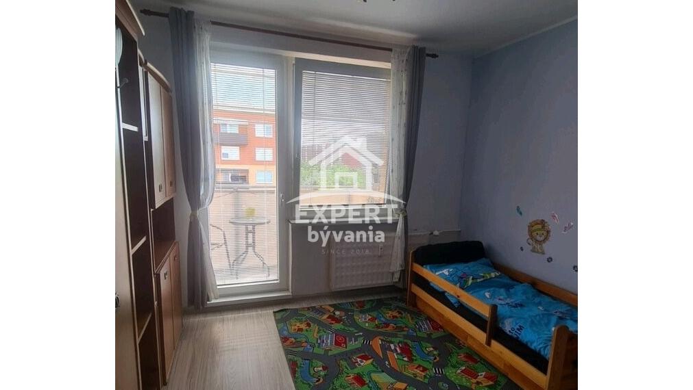 3 IZBOVY BYT - 76m2 - BALKON - KOMPLETKA - HVIEZDOSLAVOVA - HYPOTEKA - POSUDOK A POISTENIE V CENE