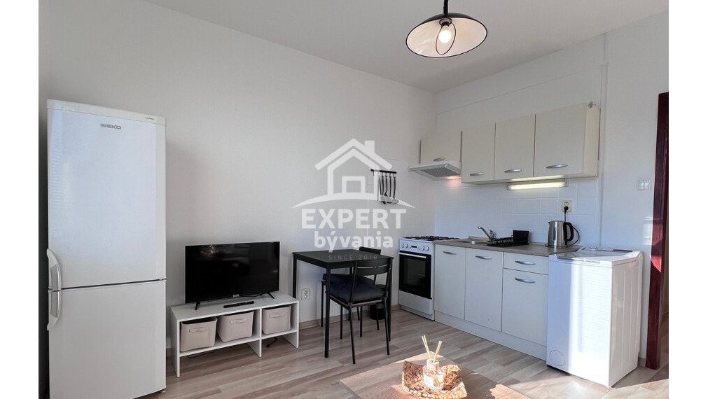 1 IZBOVY BYT - 37m2 - KLOKOCINA - SKORO KOMPLETKA - HYPOTEKA - POSUDOK A POISTENIE ZDARMA