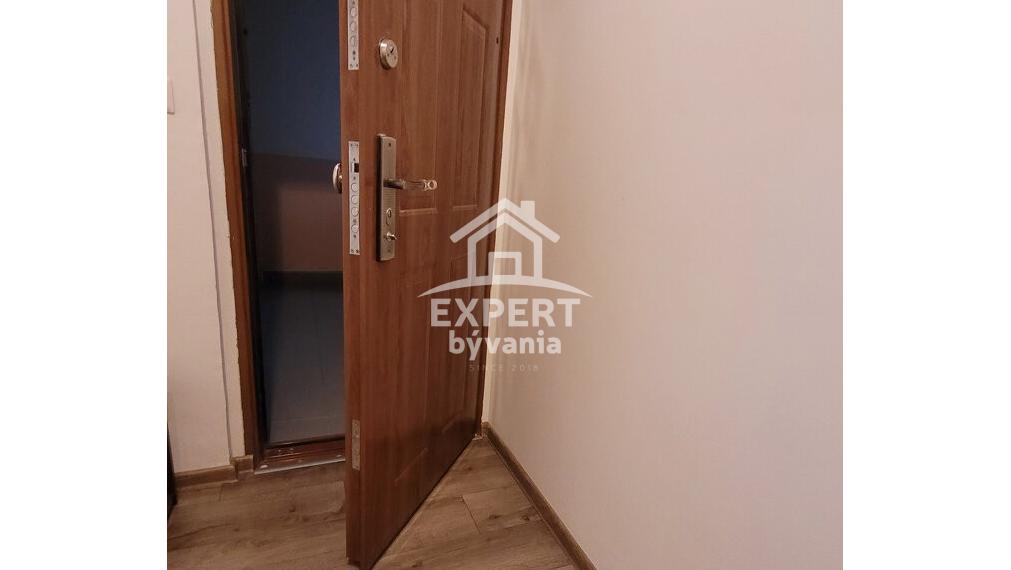 1 IZBOVY BYT - 35m2 - KLOKOČINA - KOMPLETKA - HYPO SERVIS A POSUDOK V CENE