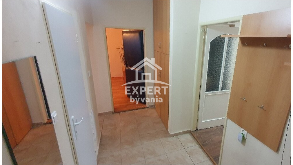 3 IZBOVÝ BYT - 62m2 - 4/4 BEZ VÝŤAHU - CENTRUM - TEHLA - HYPOTEKÁRNY SERVIS A POSUDOK V CENE