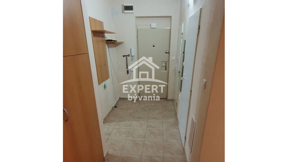 3 IZBOVÝ BYT - 62m2 - 4/4 BEZ VÝŤAHU - CENTRUM - TEHLA - HYPOTEKÁRNY SERVIS A POSUDOK V CENE