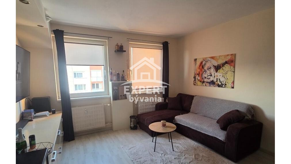 Predaj 3-izbového bytu s loggiou a klimatizáciou – Konopná, Levice - HYPOTEKA POSUDOK A POISTENIE ZDARMA