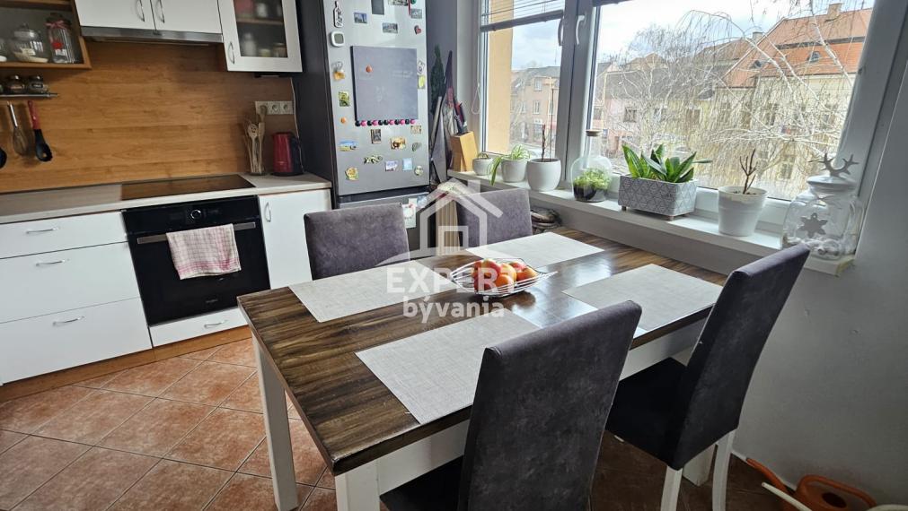 Predaj 3-izbového bytu s 2 balkónmi – Bratislavská, Holíč, 72 m² - Hypotéka Posudok a Poistenie v cene