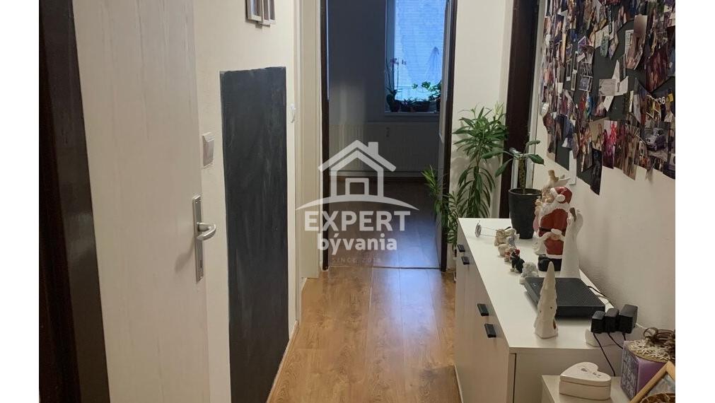 2.5 IZBOVY BYT - KOMPLETKA - 61m2 - HYPO SERVIS A POSUDOK V CENE