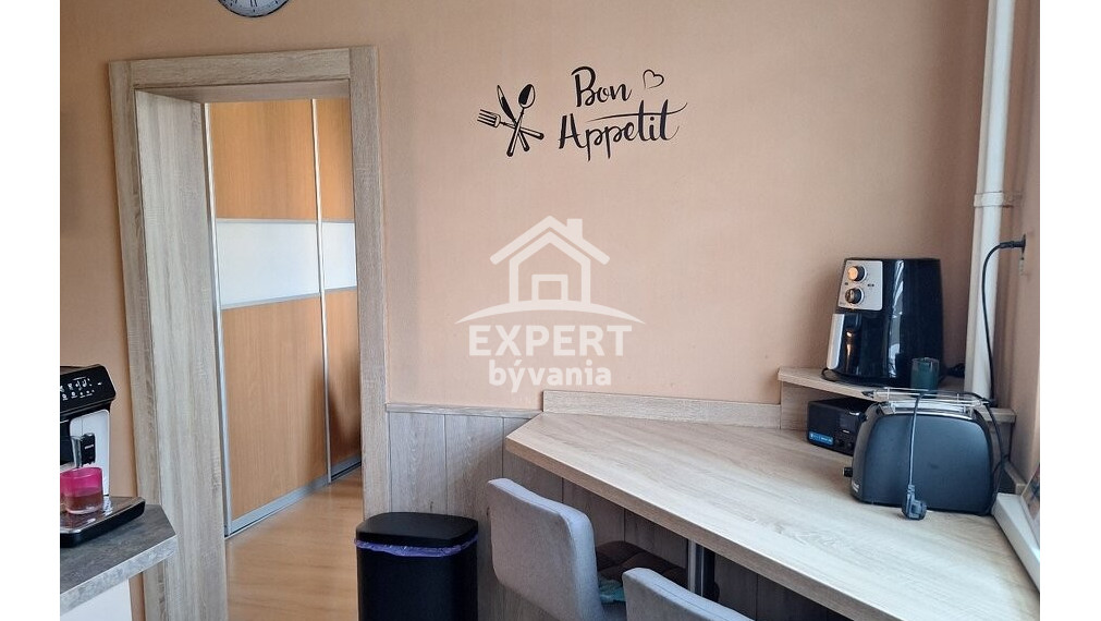 Predaj prerobeného 3-izbového bytu s balkónom – ul. Clementisa, Skalica, 64 m² - Hypotéka, Posudok a poistenie v cene