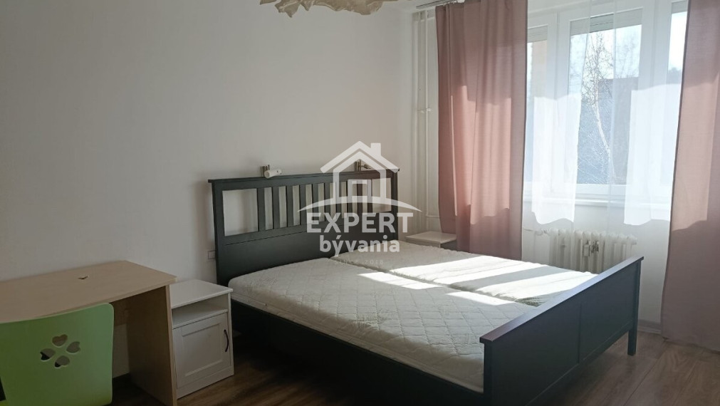 PRIPRAVUJEME DO PREDAJA | Štýlový 2-izbový byt po rekonštrukcii – centrum mesta, Štúrova ulica