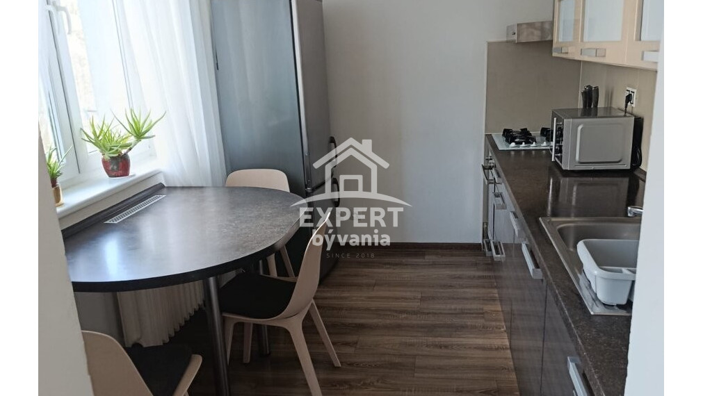 PRIPRAVUJEME DO PREDAJA | Štýlový 2-izbový byt po rekonštrukcii – centrum mesta, Štúrova ulica