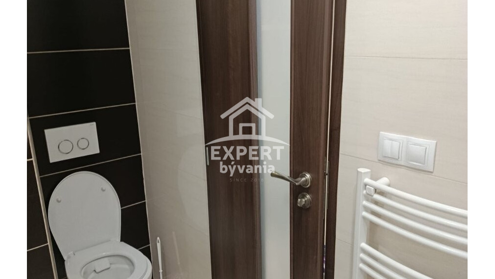 PRIPRAVUJEME DO PREDAJA | Štýlový 2-izbový byt po rekonštrukcii – centrum mesta, Štúrova ulica