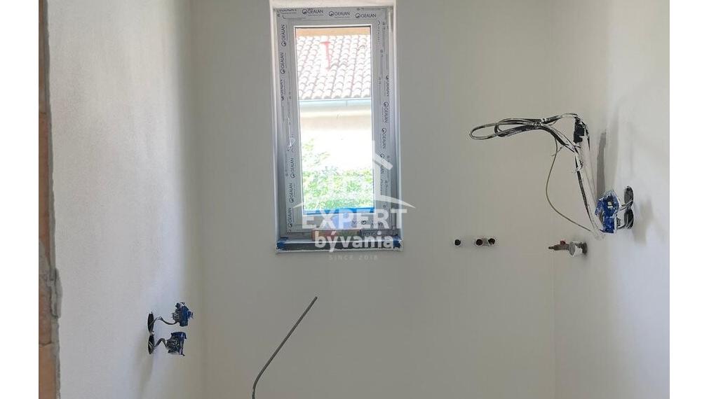 EXKLUZÍVNE | Moderný 3-izbový bungalov v obci Jahodná – novostavba pripravená na dokončenie podľa vašich predstáv