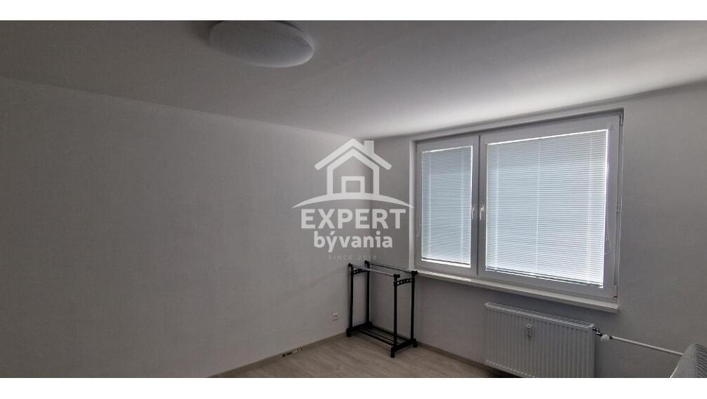 1 IZBOVY BYT - 37m2 - KOMPLETKA - SOTINA - HYPO SERVIS A POSUDOK V CENE