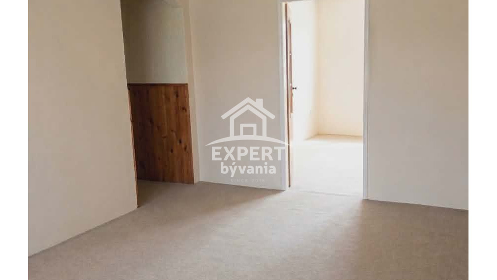 Priestranný 2+1 byt s balkónom a komorou, Holíč – ul. M. Nešpora - Hypo - posudok a poistenie zdarma