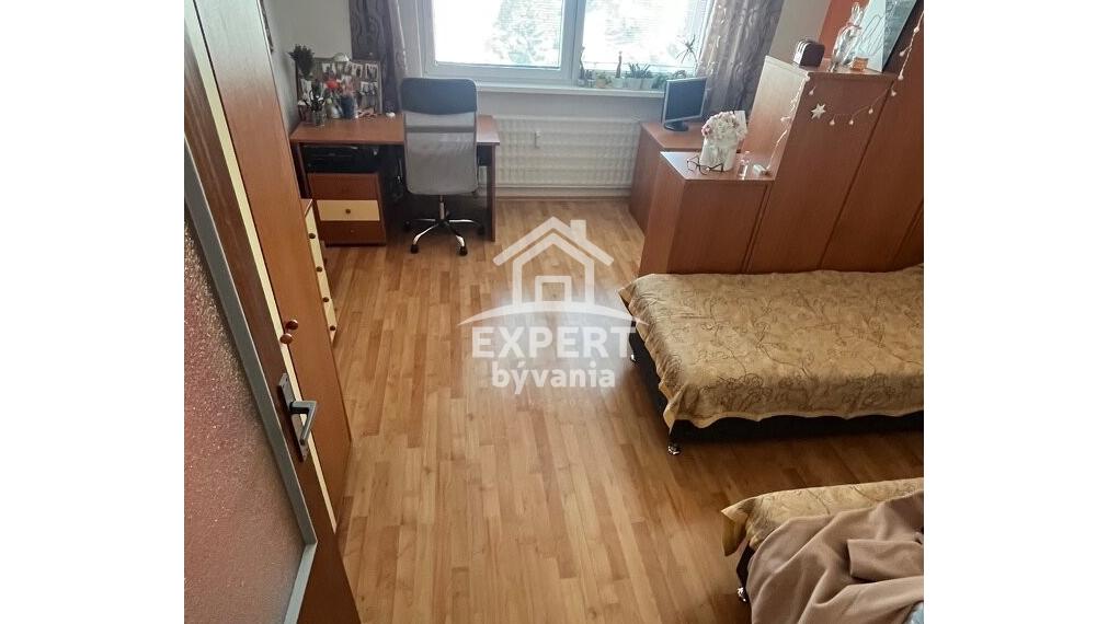 Predaj priestranný 3-izbový byt s balkónom I 80m2 I lokalita ulice 1 mája