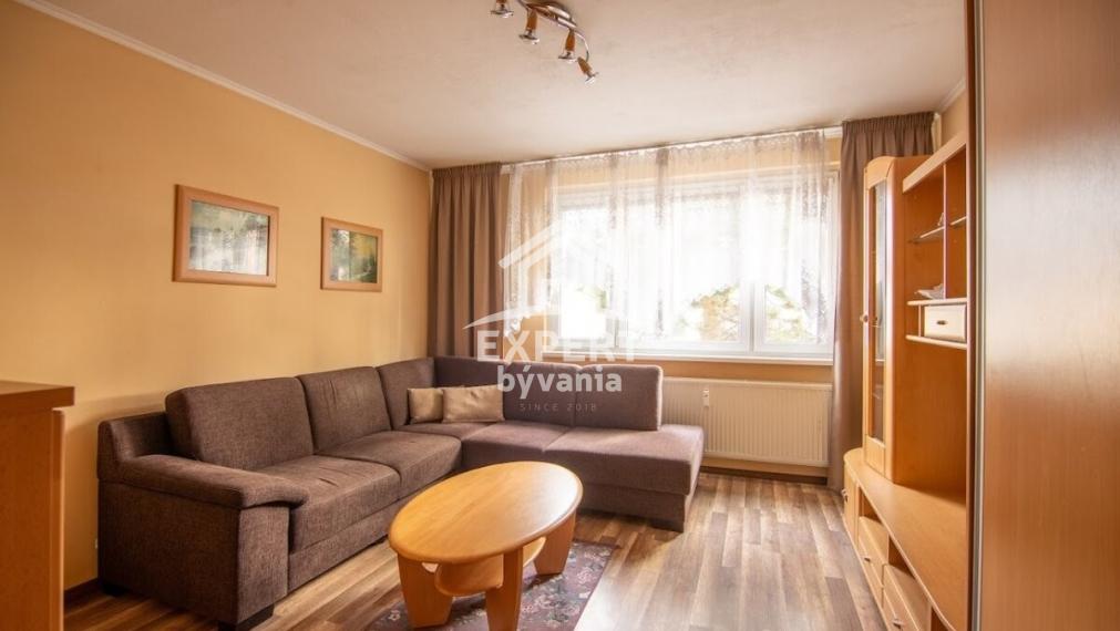 Na predaj kompletne zariadený 2-izbový byt na obľúbenej ulici I 46m2 I kompletka I zariadené