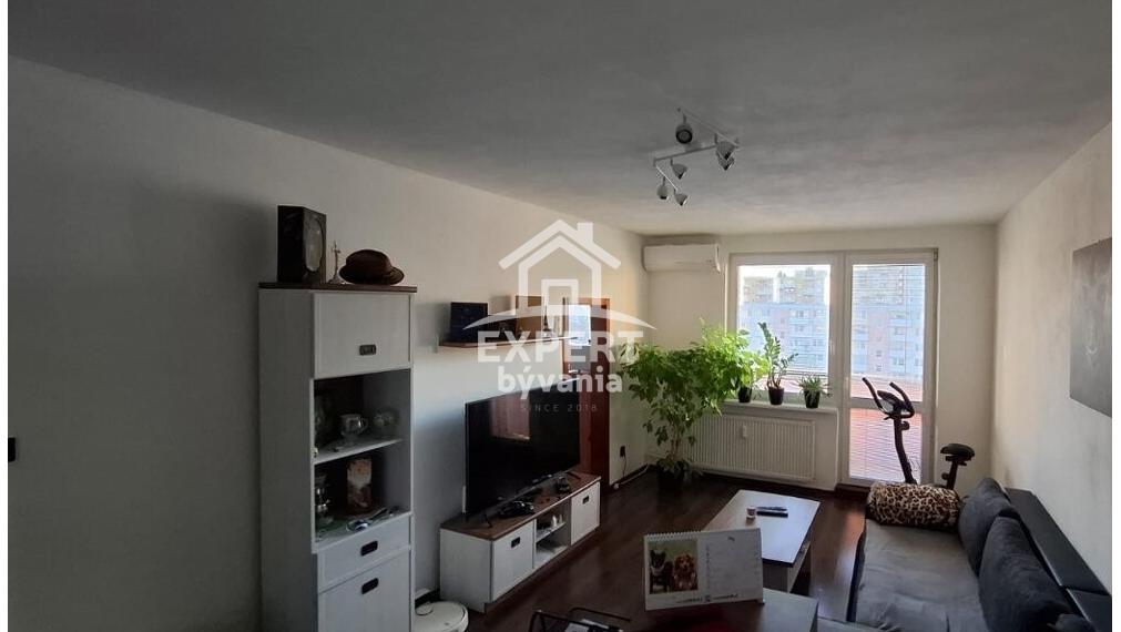 Na predaj priestranný 2-izbový byt na Klokočine - 65m2 + BALKON