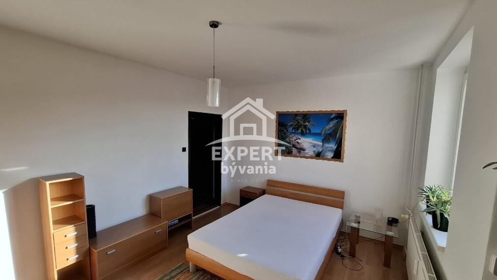 Na predaj priestranný 2-izbový byt na Klokočine - 65m2 + BALKON
