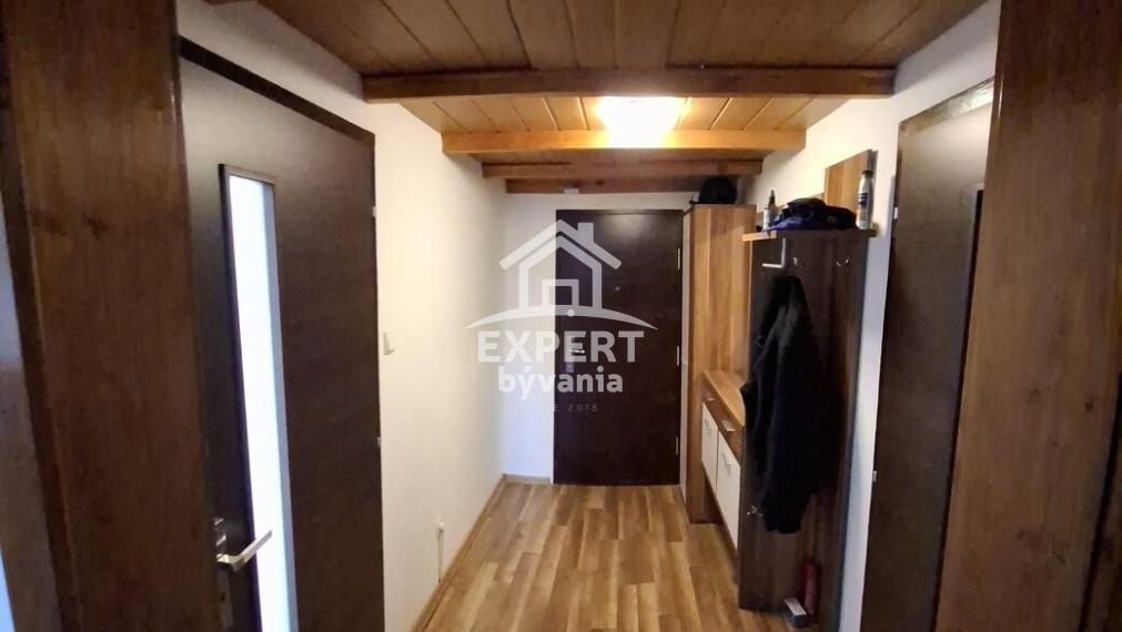 Na predaj priestranný 2-izbový byt na Klokočine - 65m2 + BALKON