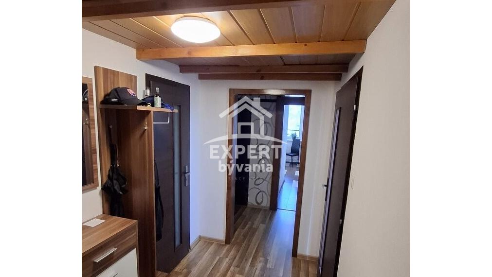 Na predaj priestranný 2-izbový byt na Klokočine - 65m2 + BALKON
