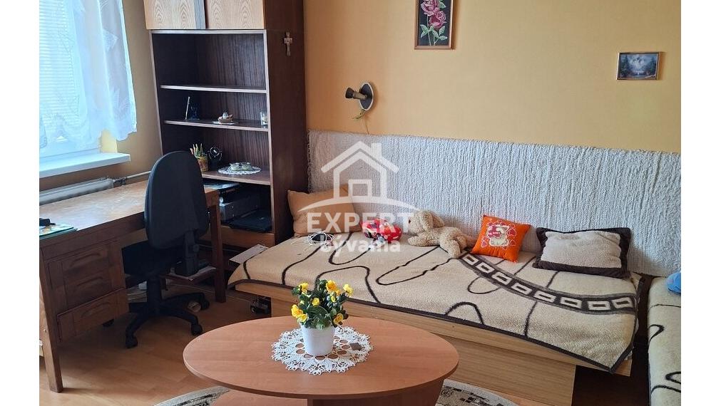 Na predaj veľký 3-izbový byt s balkónom v Šahách