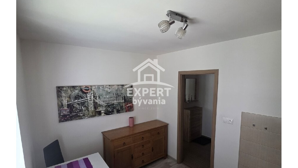 🏡 Na predaj kompletne zrekonštruovaný a plne zariadený 1-izbový byt – stačí sa nasťahovať!