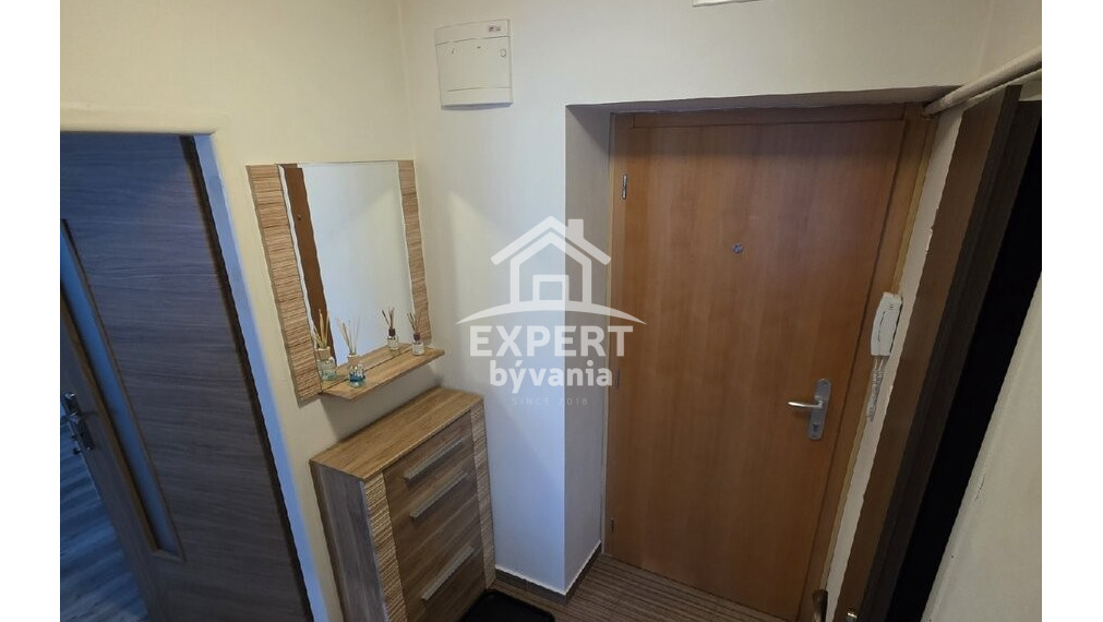 🏡 Na predaj kompletne zrekonštruovaný a plne zariadený 1-izbový byt – stačí sa nasťahovať!