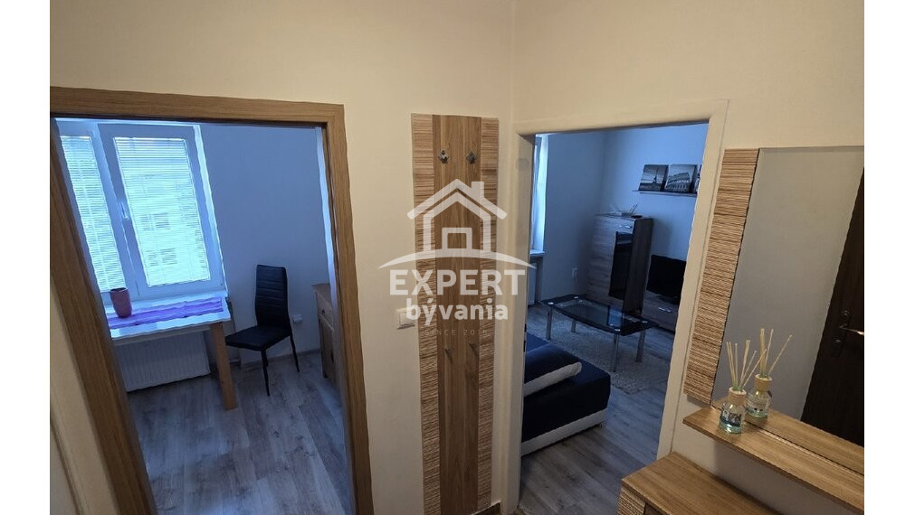 🏡 Na predaj kompletne zrekonštruovaný a plne zariadený 1-izbový byt – stačí sa nasťahovať!