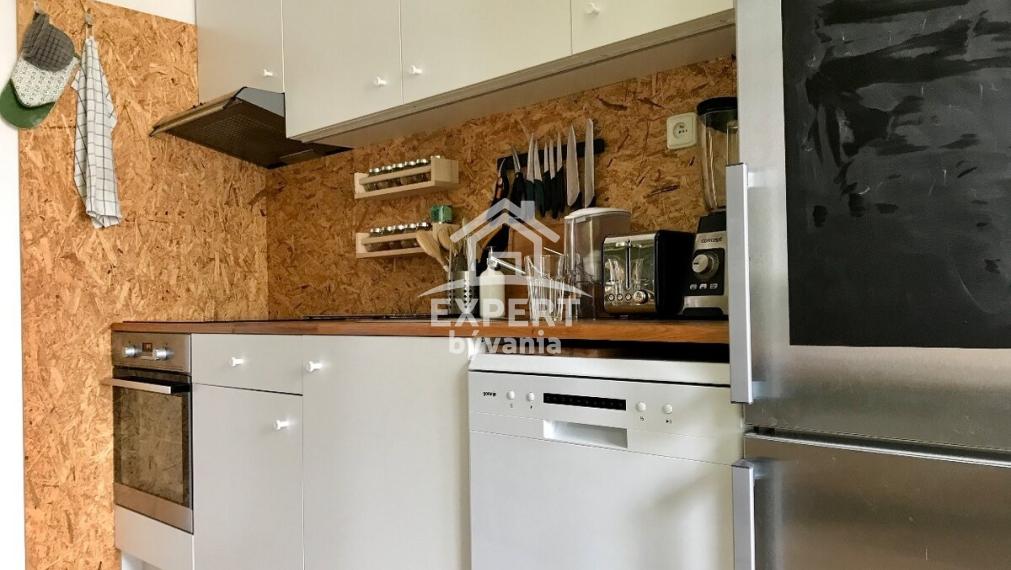 🏡 Na predaj priestranný 3-izbový byt v skvelej lokalite pri zastávke MHD Lomnická