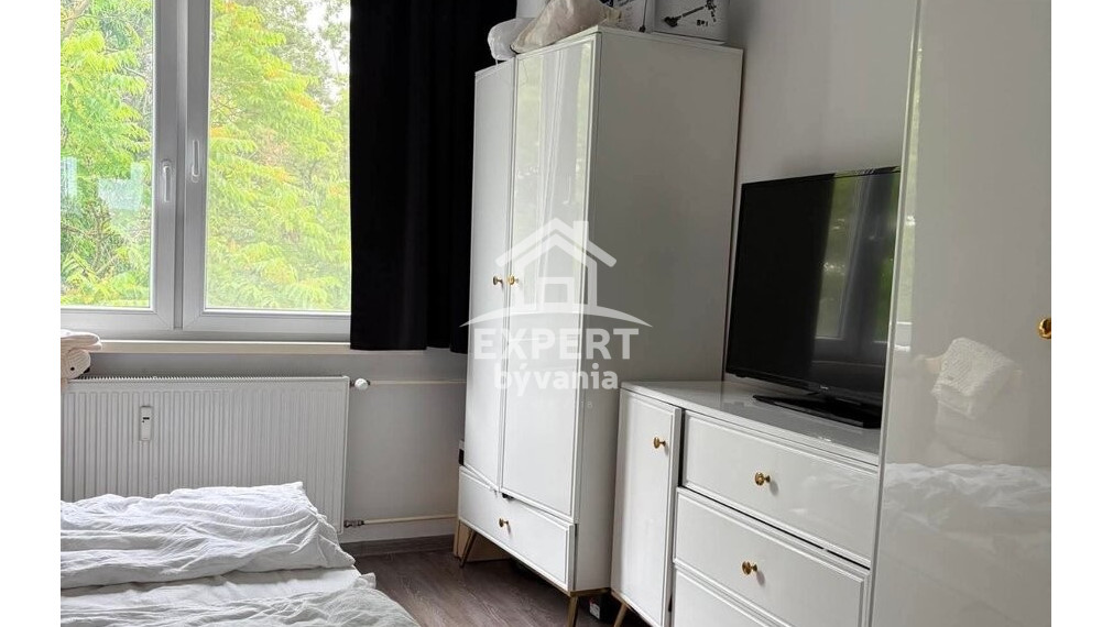 NA PREDAJ – 3-izbový zateplený byt s balkónom na Hradnej