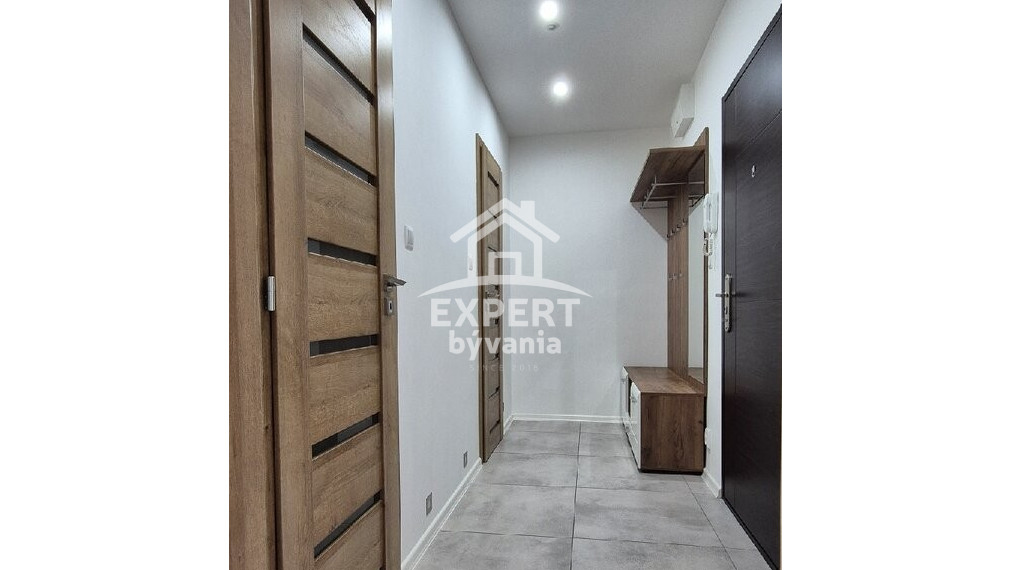 Na predaj útulný a kompletne zariadený 1-izbový byt – 36 m²