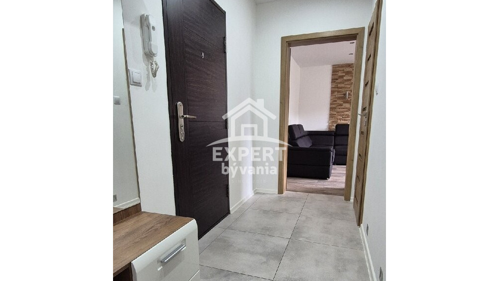 Na predaj útulný a kompletne zariadený 1-izbový byt – 36 m²