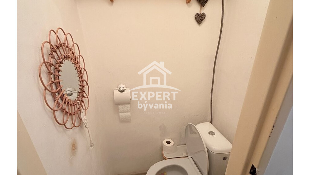Na predaj 3-izbový byt so záhradou v Semerove